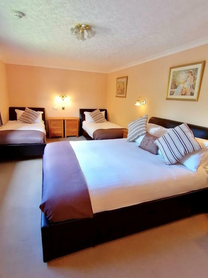 אינברנס Lyndon Guest House מראה חיצוני תמונה
