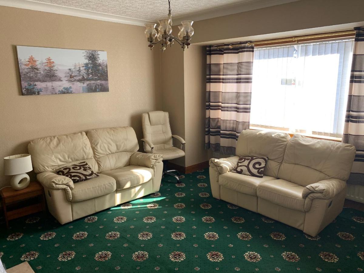 אינברנס Lyndon Guest House מראה חיצוני תמונה