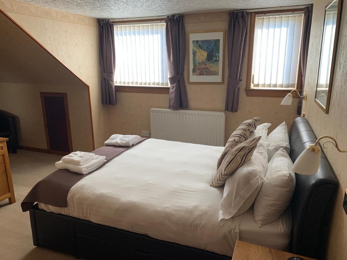 אינברנס Lyndon Guest House מראה חיצוני תמונה