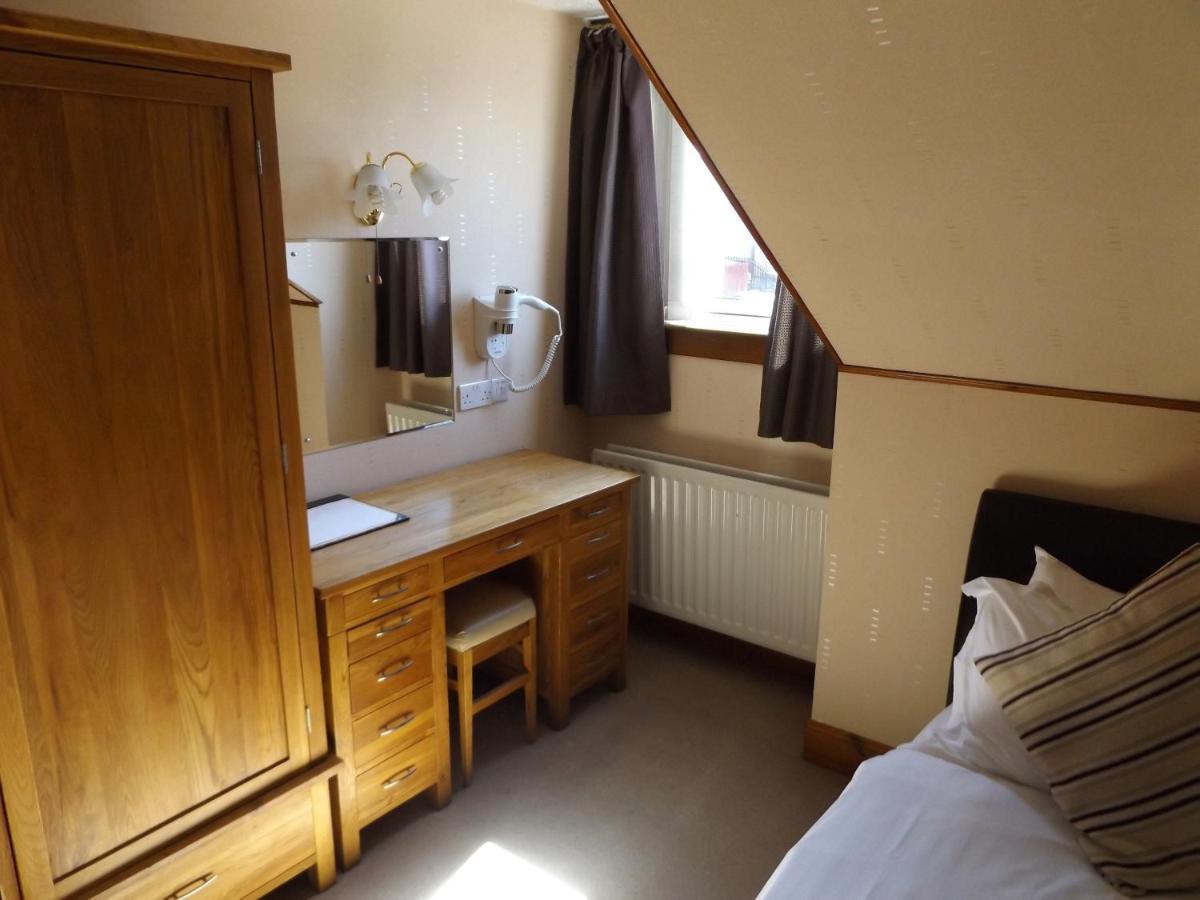 אינברנס Lyndon Guest House מראה חיצוני תמונה