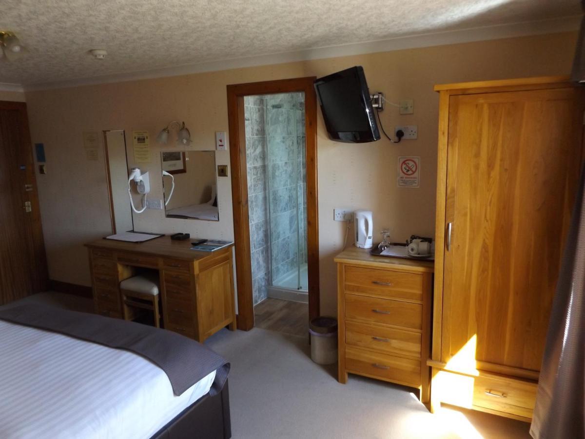 אינברנס Lyndon Guest House מראה חיצוני תמונה
