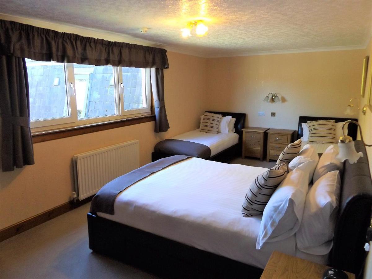 אינברנס Lyndon Guest House מראה חיצוני תמונה