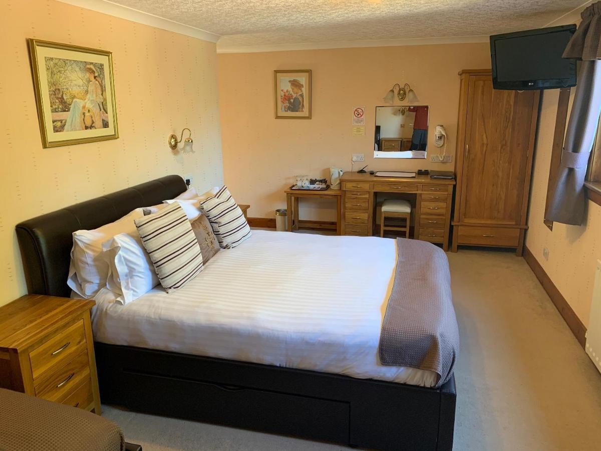 אינברנס Lyndon Guest House מראה חיצוני תמונה