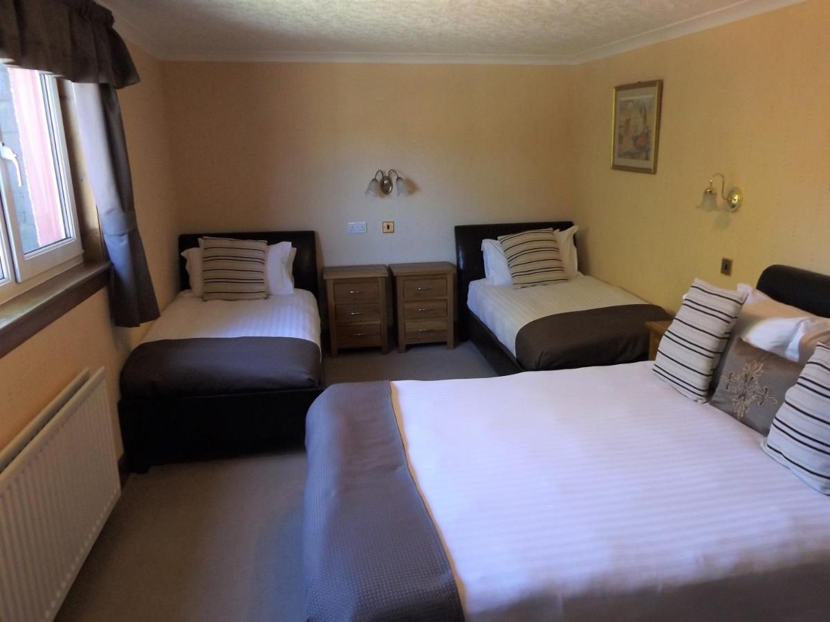 אינברנס Lyndon Guest House מראה חיצוני תמונה